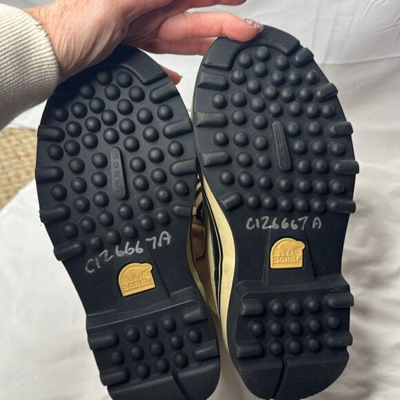 Sorel Women’s Caribou Snow Waterproof Winter Boot. Size 6. - Picture 10 of 12